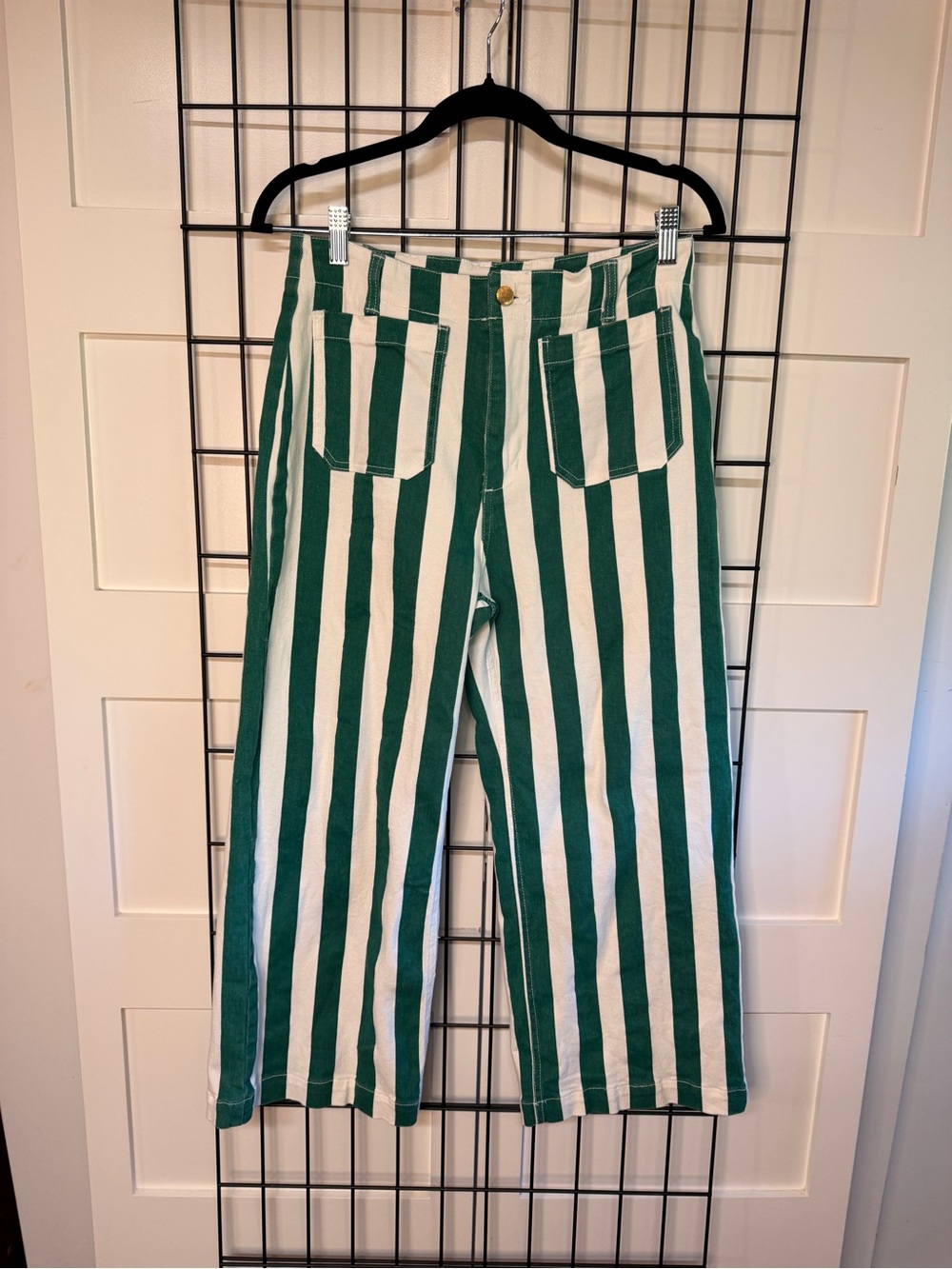 Green and White Vertical Stripe Wide-Leg Cropped Pants